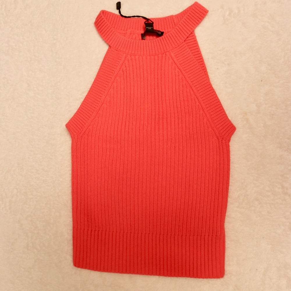 NWOT XS Coral Knit Crop Top
